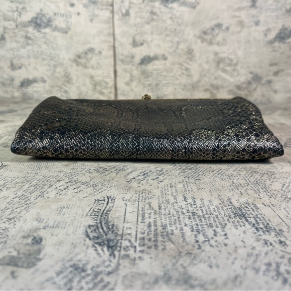 HOBO Lauren Clutch Wallet Iridescent Exotic Metallic Leather - Picture 5 of 14